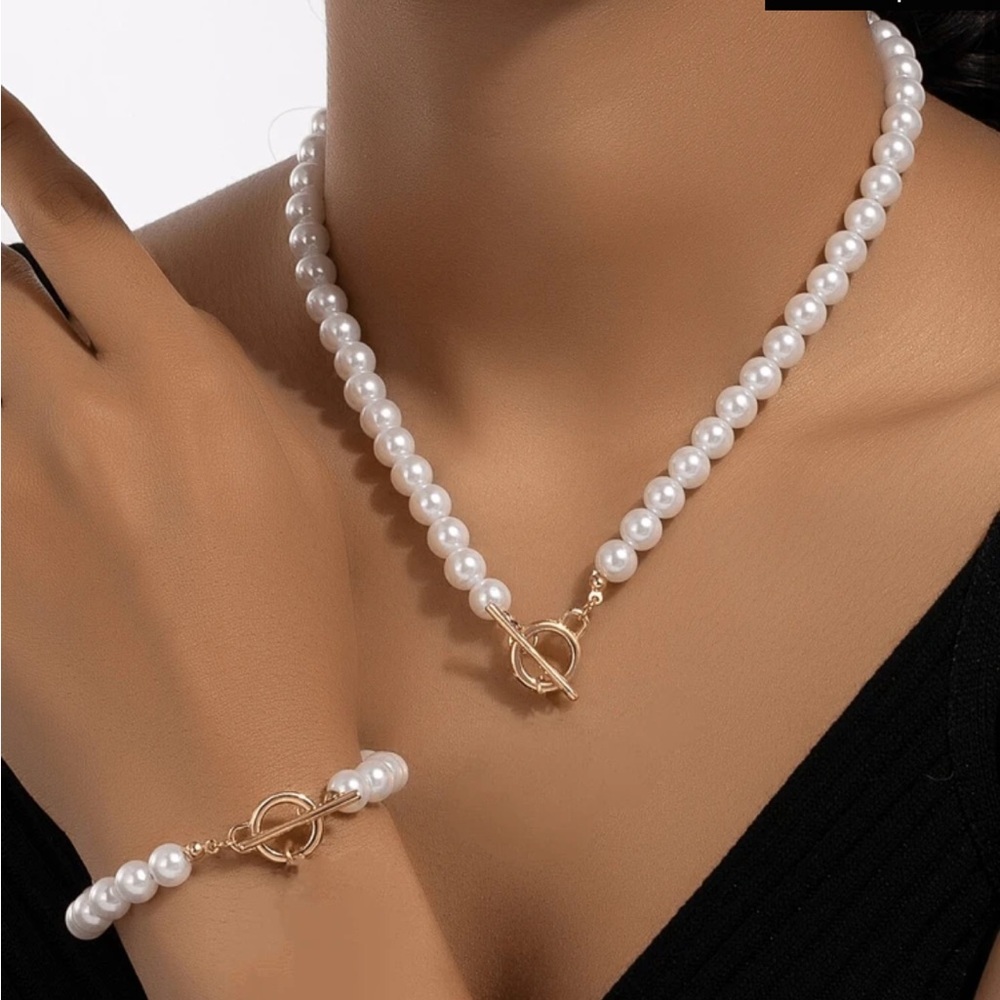 Winners Choice Faux Pearl Necklace NEW
